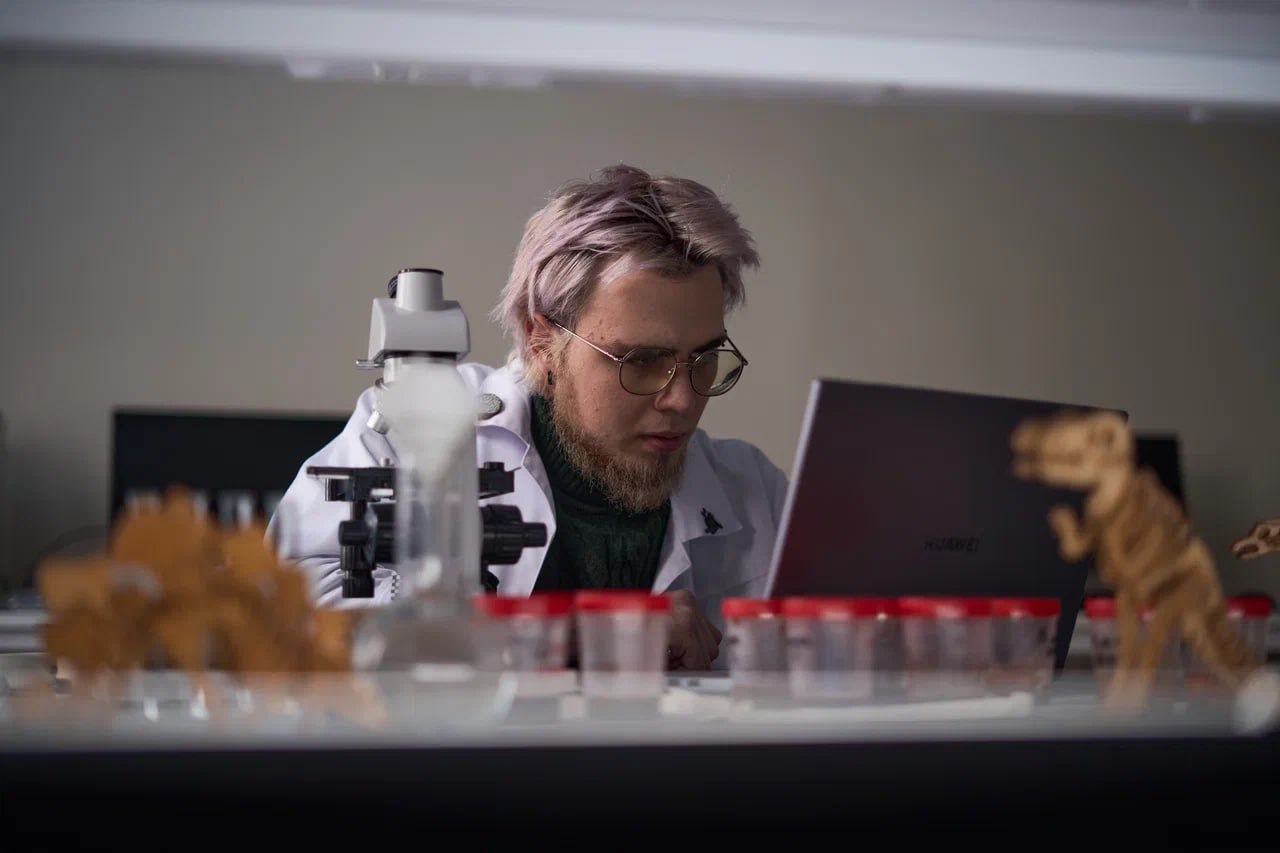 От философии до палеонтологии: сотрудник ИГиП ДВО РАН Данил Любченков о том, как пришел в мир большой науки