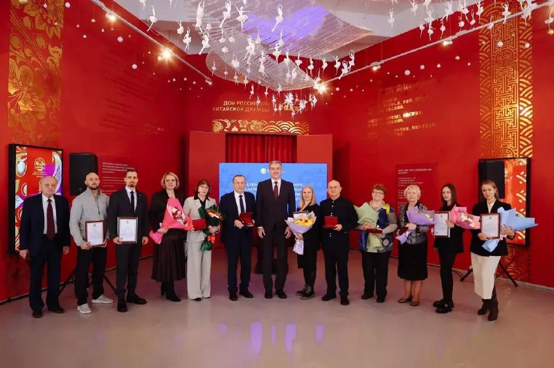 Главный научный сотрудник Института геологии и природопользования ДВО РАН Александр Иванов удостоен звания «Заслуженный деятель науки Российской Федерации»