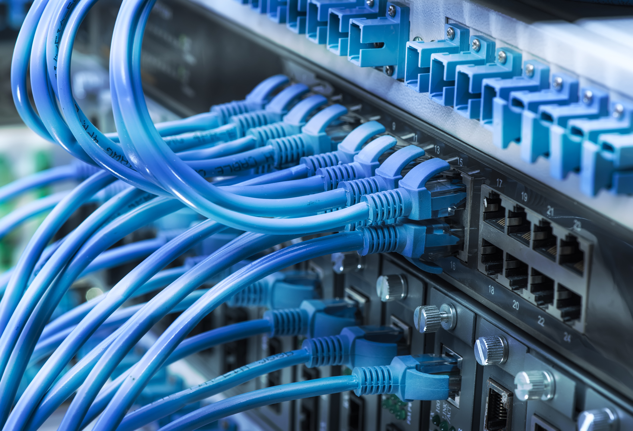 Каналы связи кабели. Кабельная система Ethernet. Сетевое и серверное оборудование. Монтаж слаботочных сетей. Локальная сеть.